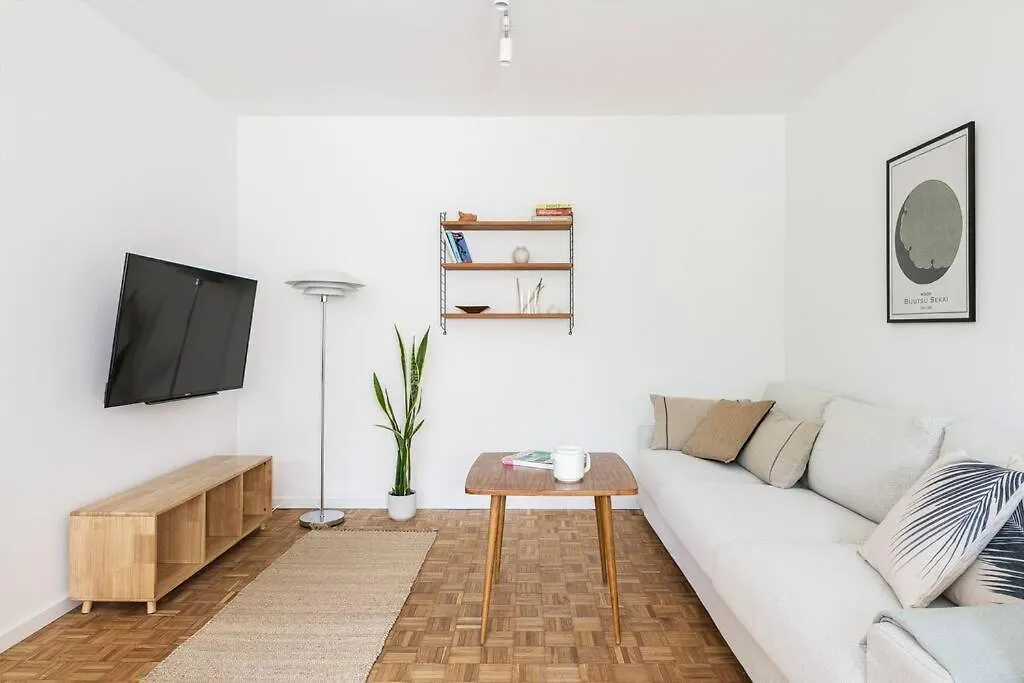 Warsaw Concierge Sadyba 0*,  Polonia